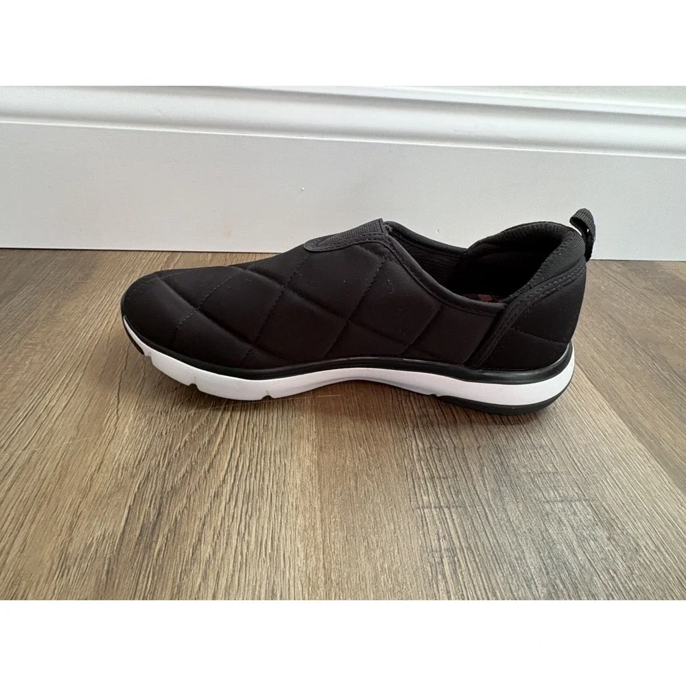 VERA BRADLEY Quilted‎ Black VB Cloud 2 Mile Slip-On Shoes Sneakers Women's 7